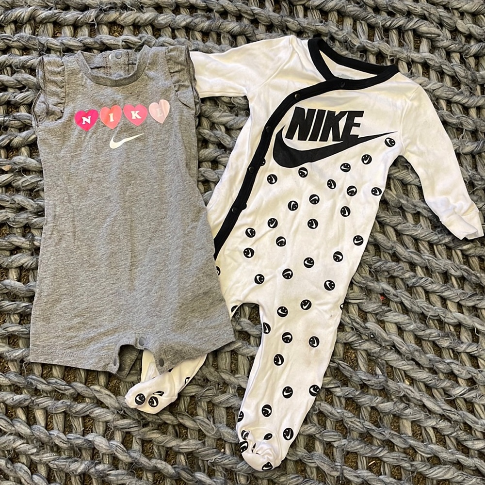 Nike bundle , 6 months never worn